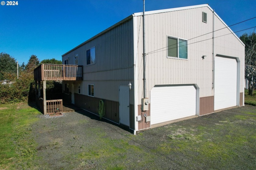 Discover your new favorite place in this unique property - Beach Home for sale in Coos Bay, Oregon on Beachhouse.com