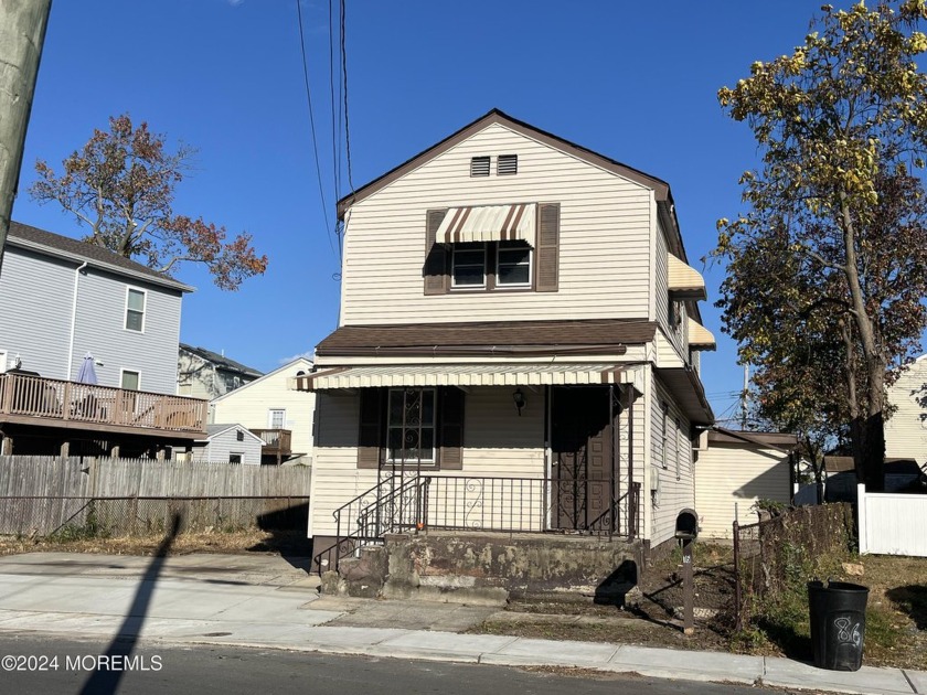 Spacious 3 bedrooms, 1 bathroom home blocks away from Keansburg - Beach Home for sale in Keansburg, New Jersey on Beachhouse.com