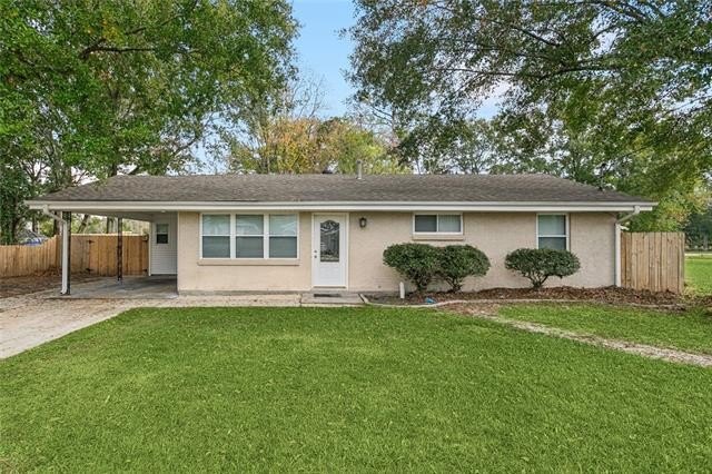 This inviting 3-bedroom, 1-bathroom home sits proudly on a - Beach Home for sale in Slidell, Louisiana on Beachhouse.com