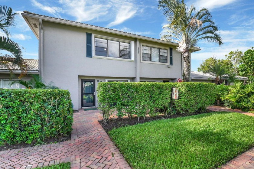 Welcome to this beautifully remodeled two-bedroom, 2.5-bathroom - Beach Townhome/Townhouse for sale in Boynton Beach, Florida on Beachhouse.com