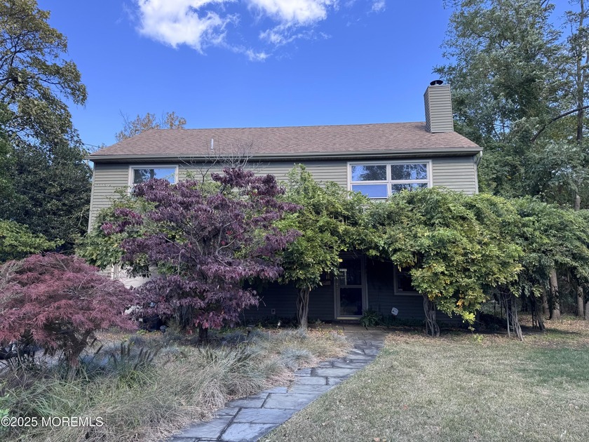 Welcome to the spacious bi-level home that offers endless - Beach Home for sale in North Middletown, New Jersey on Beachhouse.com