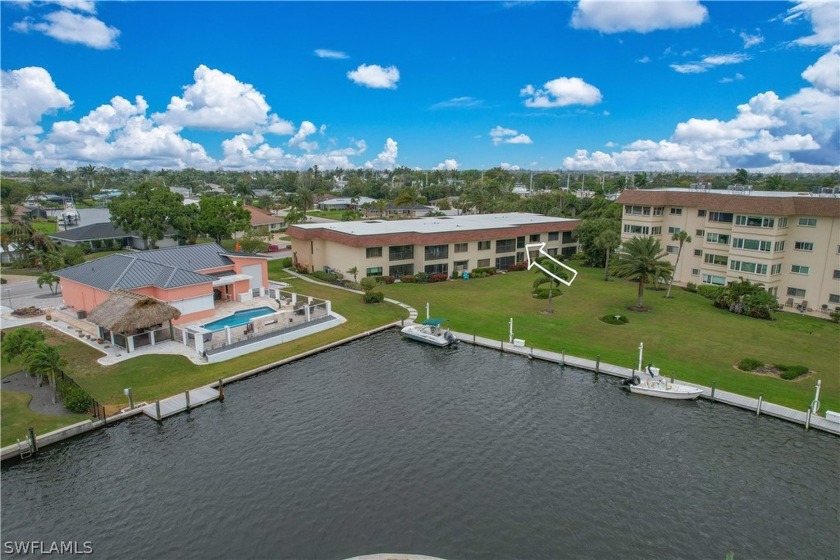 Gulf access!!!This beautiful second floor condo offers the best - Beach Condo for sale in Fort Myers, Florida on Beachhouse.com