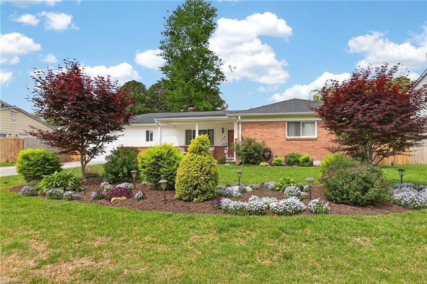 **OPEN HOUSE Saturday, May 2nd 2-4pm** Beautiful, move-in ready - Beach Home for sale in Virginia Beach, Virginia on Beachhouse.com