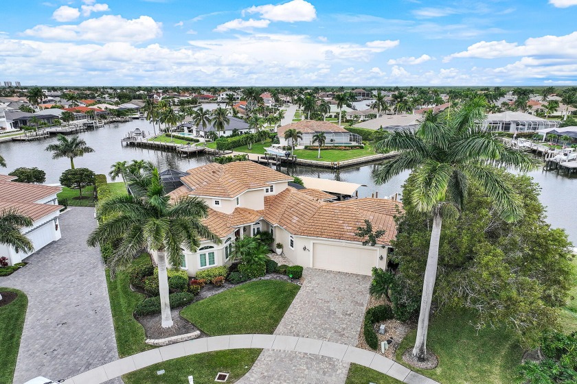 This immaculate water direct residence is a true boater's dream - Beach Home for sale in Marco Island, Florida on Beachhouse.com