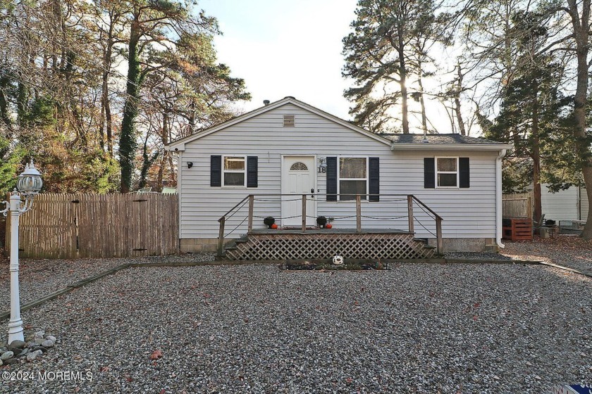 Don't miss out on this beautiful Waretown Ranch with a great - Beach Home for sale in Waretown, New Jersey on Beachhouse.com