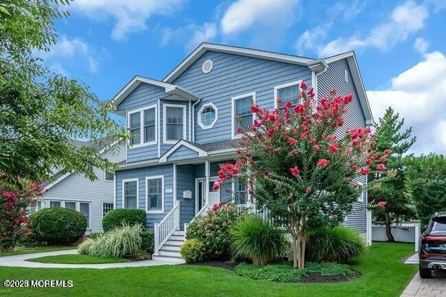 Escape to 207 Pennsylvania Avenue in beautiful Spring Lake, NJ - - Beach Home for sale in Spring Lake, New Jersey on Beachhouse.com