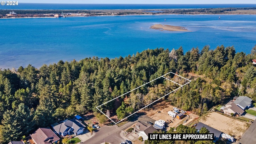 Excellent development opportunity in beautiful neighborhood of - Beach Lot for sale in Coos Bay, Oregon on Beachhouse.com