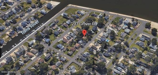 Real estate is always your best investment.  This 2 bedroom home - Beach Home for sale in Toms River, New Jersey on Beachhouse.com