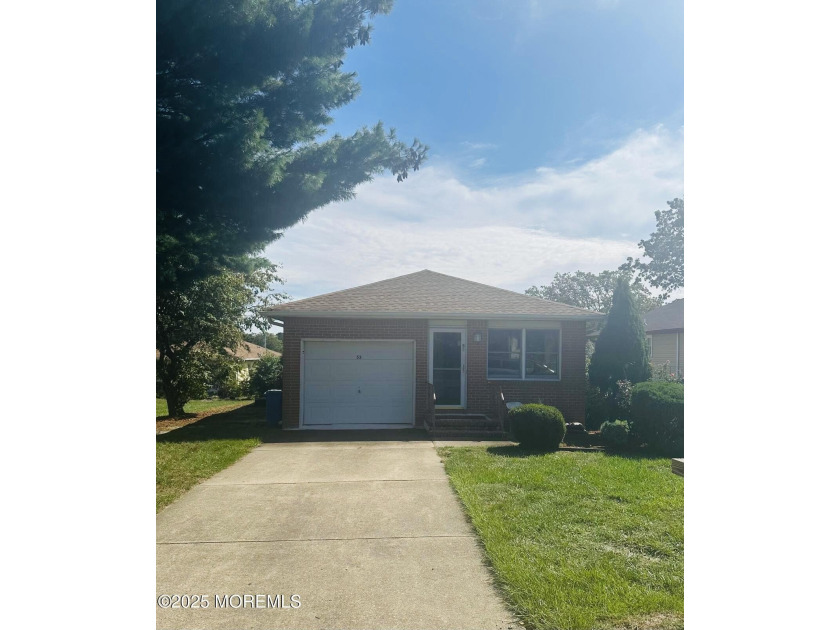 Discover charm and convenience in this single-unit style condo - Beach Condo for sale in Manahawkin, New Jersey on Beachhouse.com