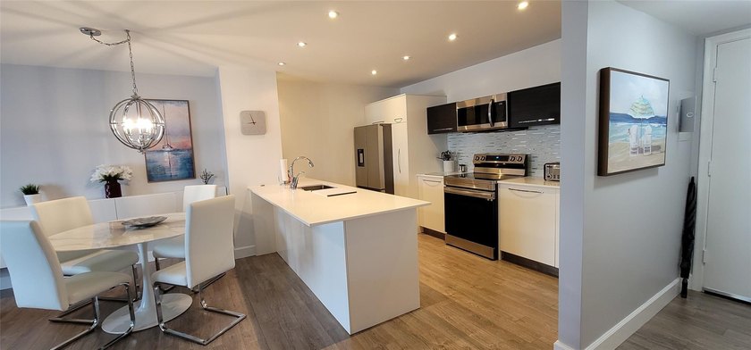 owner says SELL !! STUNNING 1 BEDROOM 1 BATH CONDO with a - Beach Condo for sale in Lauderhill, Florida on Beachhouse.com