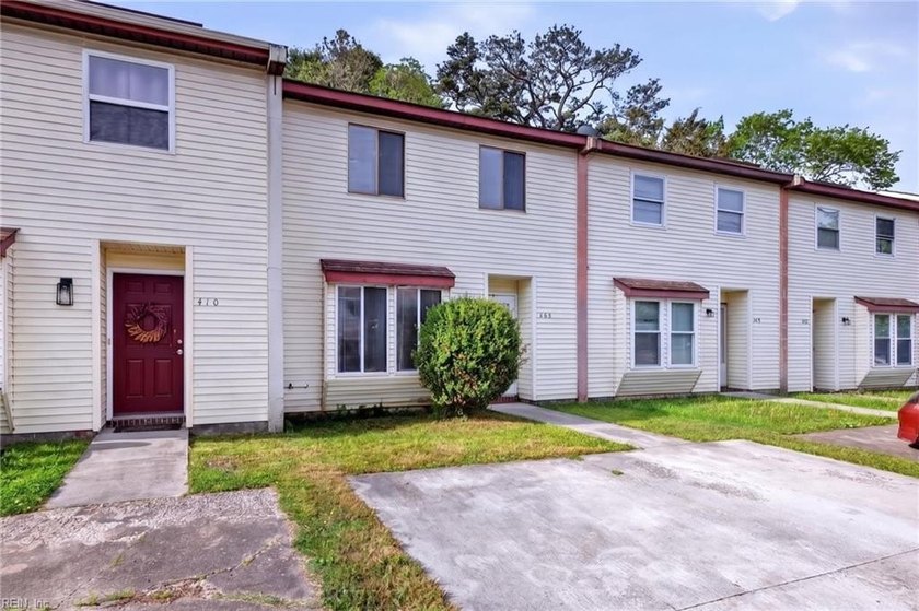 2 bed 1.5 bath townhome in central location of Virginia Beach - Beach Townhome/Townhouse for sale in Virginia Beach, Virginia on Beachhouse.com