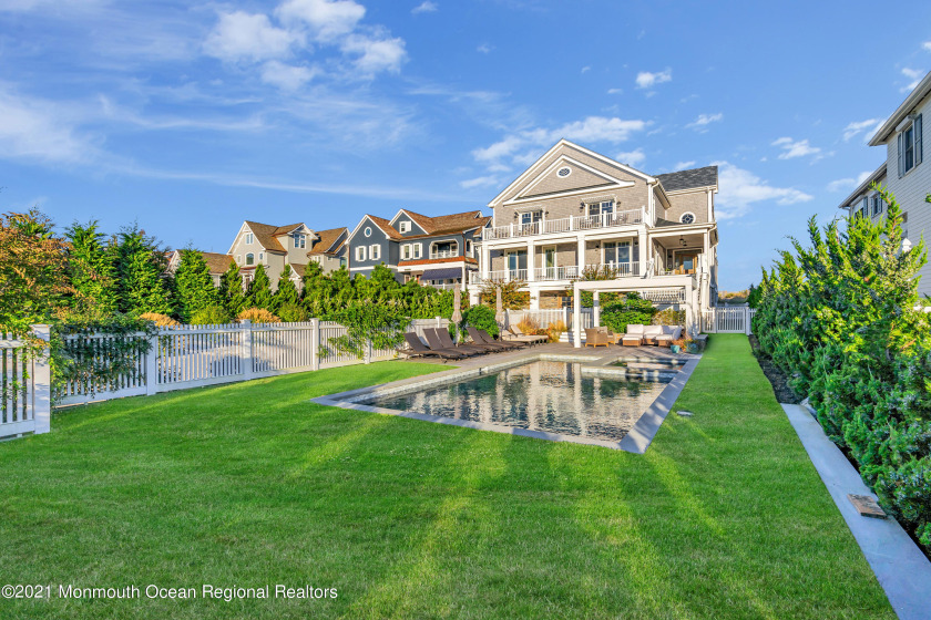 An ultra-rare and exclusive opportunity to own one of the most - Beach Home for sale in Mantoloking, New Jersey on Beachhouse.com
