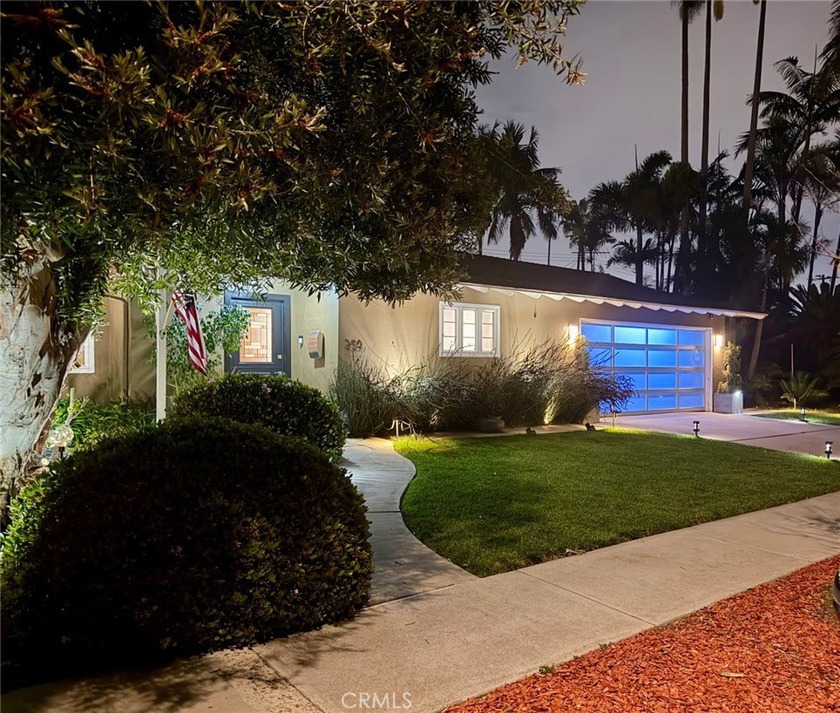 Beautifully remodeled College Park home that blends style - Beach Home for sale in Costa Mesa, California on Beachhouse.com