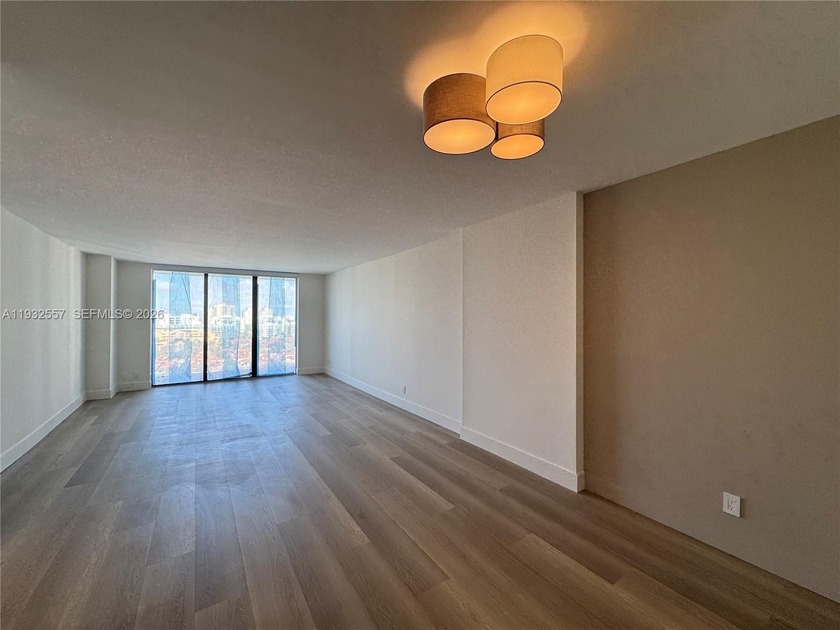 Beautifully remodeled and spacious 2-bedroom, 2-bath condo - Beach Condo for sale in Aventura, Florida on Beachhouse.com