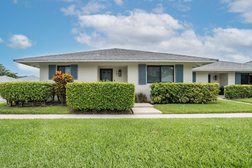 This turnkey 2-Bedroom, 2-bathroom corner unit townhouse in the - Beach Home for sale in Palm Beach Gardens, Florida on Beachhouse.com