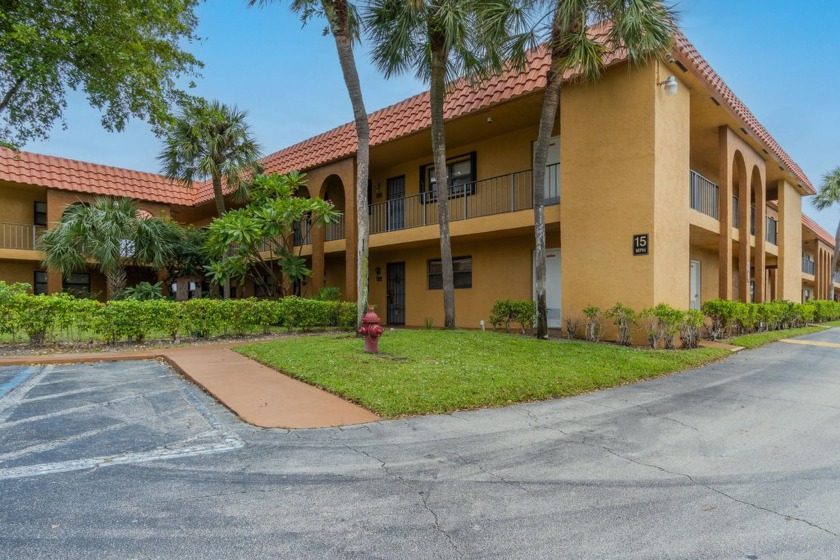 Located in the heart of vibrant Boynton Beach this beautiful - Beach Condo for sale in Boynton Beach, Florida on Beachhouse.com