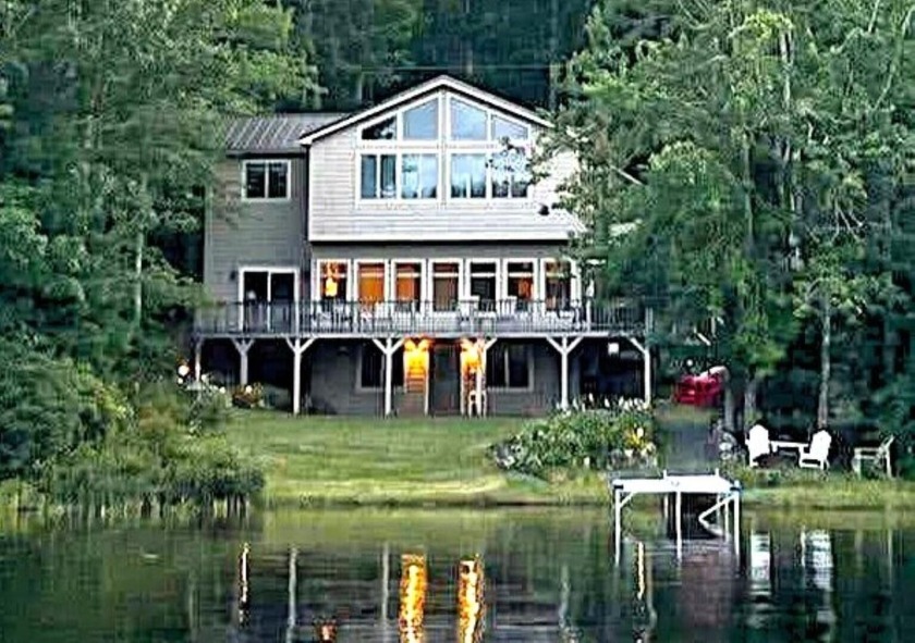This year round home offers pond enjoyment through all the - Beach Home for sale in Franklin, Maine on Beachhouse.com