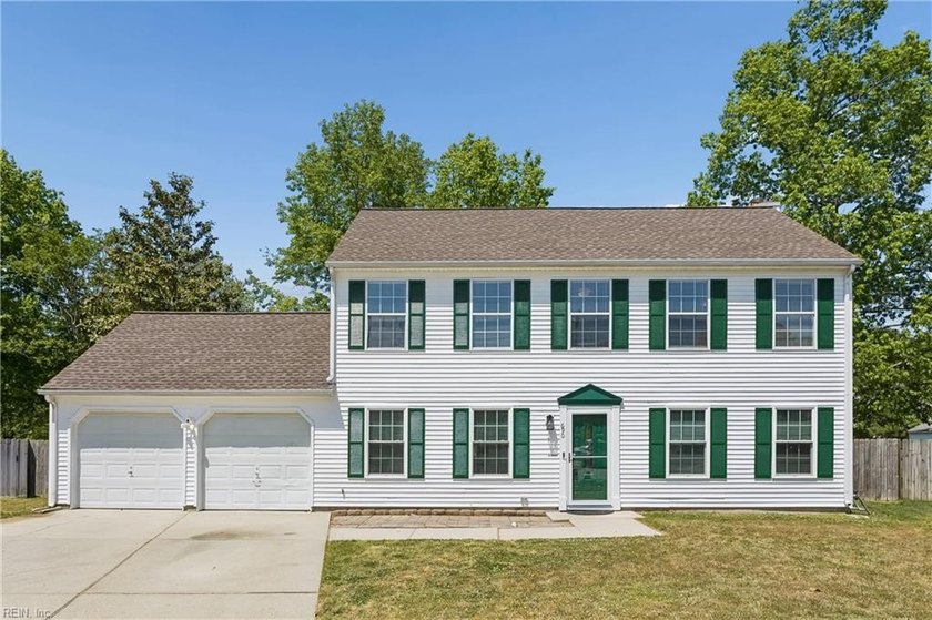 Spacious and well-appointed 4-bedroom, 2.5 bath home tucked away - Beach Home for sale in Newport News, Virginia on Beachhouse.com