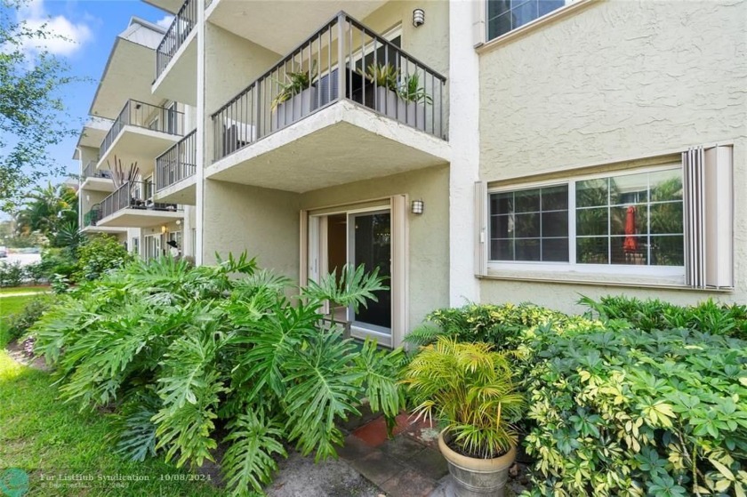 LOWEST PRICED 2 BEDROOM UNIT with FANTASTIC 1st FLOOR Unit & - Beach Condo for sale in Wilton Manors, Florida on Beachhouse.com