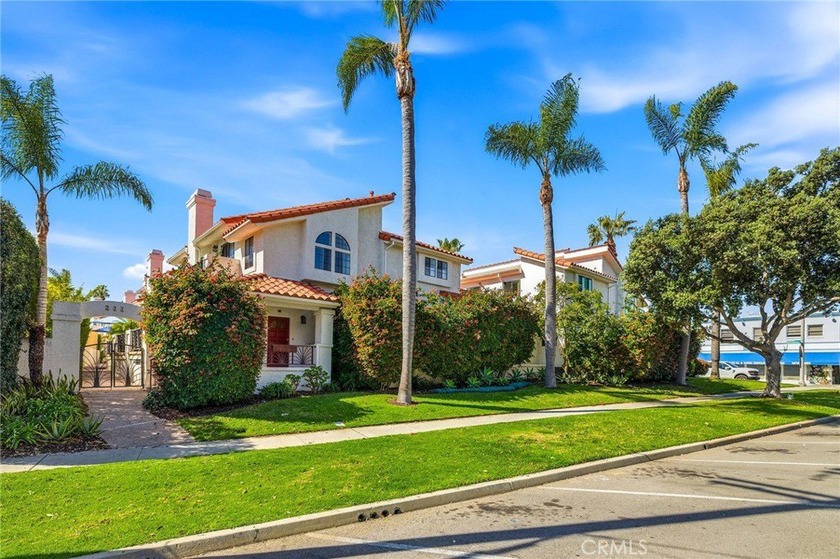 Welcome to Villa Redondo -- a thoughtfully updated coastal - Beach Townhome/Townhouse for sale in Redondo Beach, California on Beachhouse.com