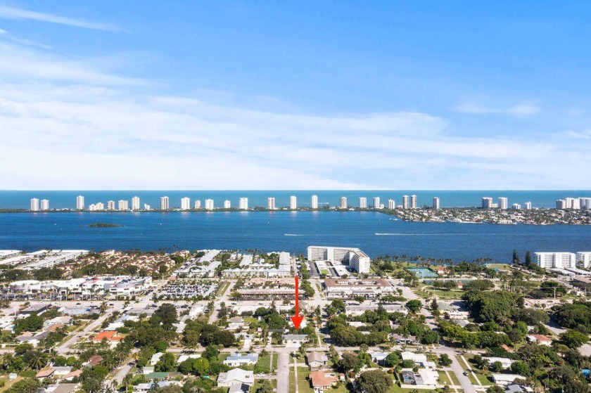 Discover exceptional flexibility at 137 Hawthorne Dr, Lake Park - Beach Home for sale in Lake Park, Florida on Beachhouse.com