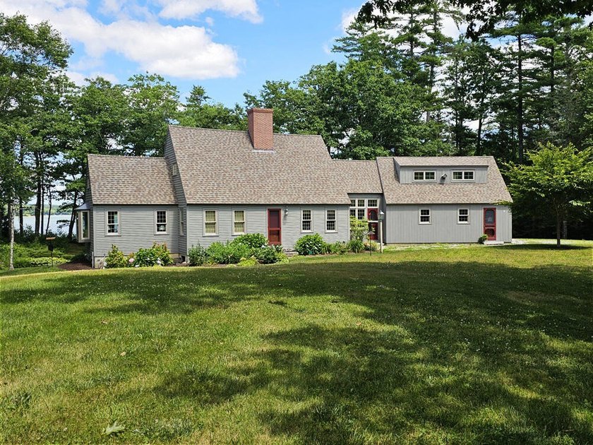 Breathtakingly beautiful! Secluded and tranquil! Peaceful and - Beach Home for sale in Bremen, Maine on Beachhouse.com