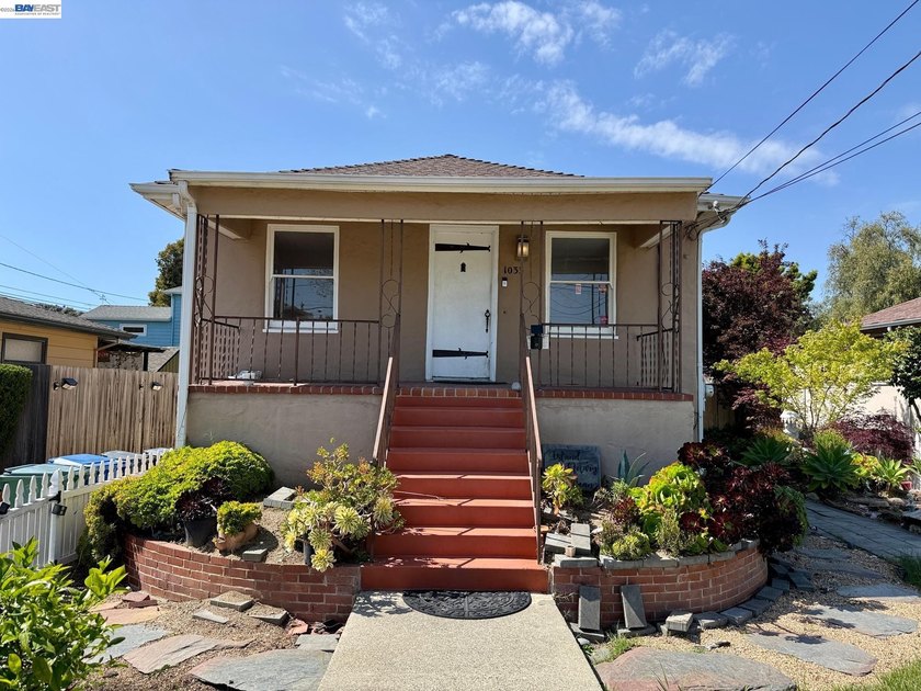Timeless East End Charm with Endless Potential. Built in 1914 - Beach Home for sale in Alameda, California on Beachhouse.com