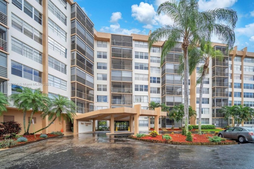 HUGE PRICE DROP excellent opportunity. Light, Bright, and feels - Beach Condo for sale in Pembroke Pines, Florida on Beachhouse.com