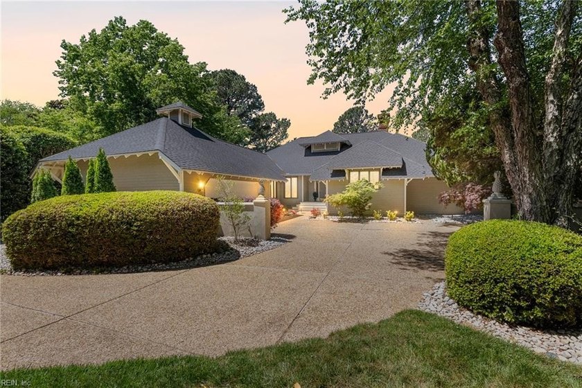 The privacy, golf views, natural light, & location you've been - Beach Home for sale in Williamsburg, Virginia on Beachhouse.com