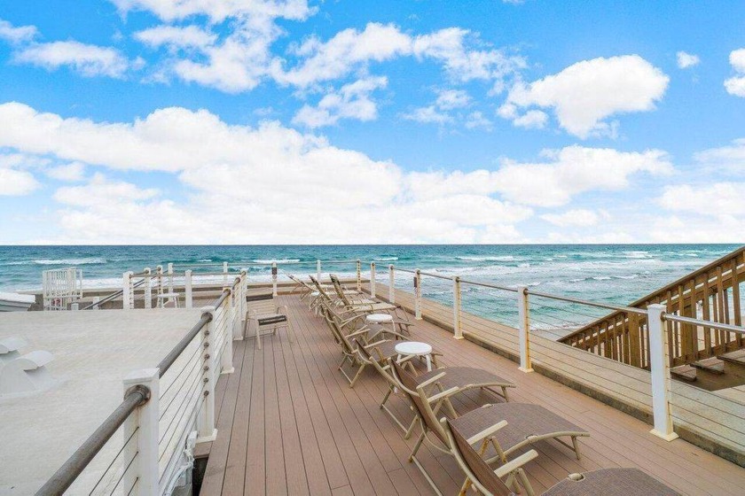 A beautiful 1 bedroom, 2 bath completely renovated condo with - Beach Townhome/Townhouse for sale in Palm Beach, Florida on Beachhouse.com