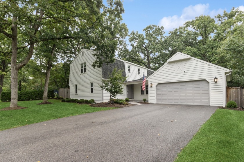 Charming Dutch colonial rehabbed to perfection from the inside - Beach Home for sale in Lake Forest, Illinois on Beachhouse.com