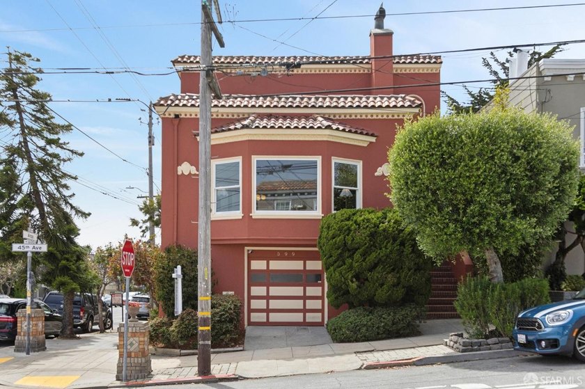 Situated on a desirable corner lot this bright, fully detached - Beach Home for sale in San Francisco, California on Beachhouse.com