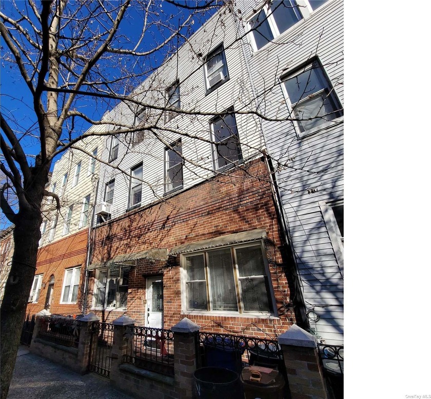 Renovated 6 Family in Prime Greenpoint! 2 Units will be - Beach Commercial for sale in Brooklyn, New York on Beachhouse.com
