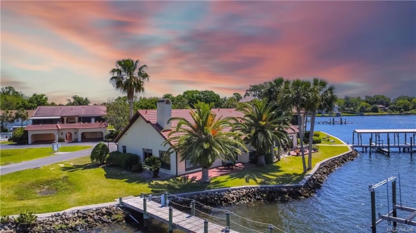 Beautiful waterfront paradise that will leave you wondering - Beach Condo for sale in Crystal River, Florida on Beachhouse.com