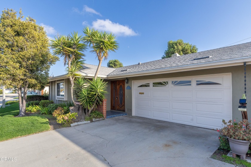 FIXER OPPORTUNITY in Hueneme Bay, a 55+ community. This single - Beach Home for sale in Port Hueneme, California on Beachhouse.com