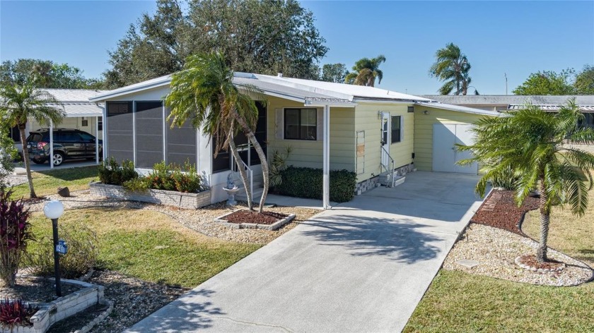 Seller Motivated! Welcome to this charming 2-bedroom, 2-bathroom - Beach Home for sale in Palmetto, Florida on Beachhouse.com