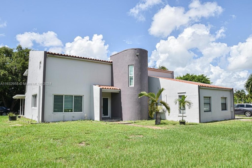 WOW! This is it! Country living with city conveniences. 2.05 - Beach Home for sale in Miramar, Florida on Beachhouse.com