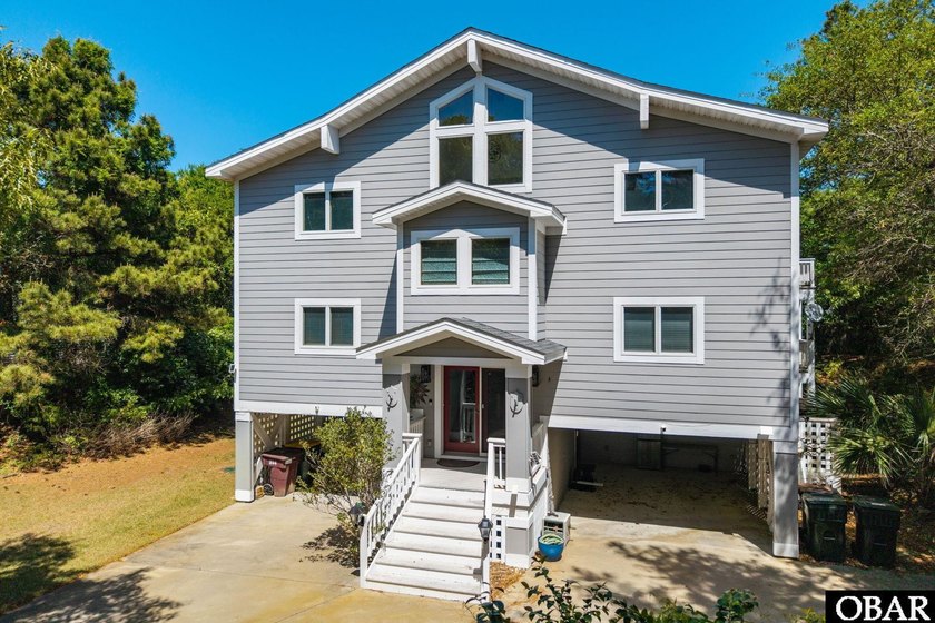 This 4-bedroom, 3.5-bath home in the sought-after Southern - Beach Home for sale in Southern Shores, North Carolina on Beachhouse.com