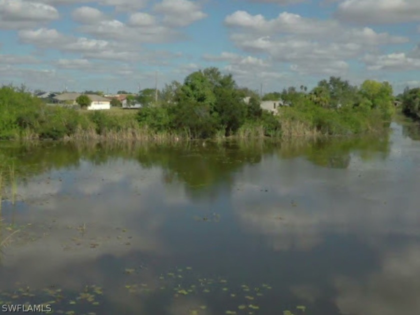 Beautiful fresh water canal lot to build that dream home you've - Beach Lot for sale in Cape Coral, Florida on Beachhouse.com