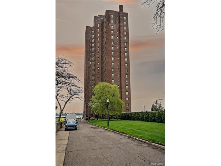 Fix  Flip Opportunity on the Detroit Riverfront!
Welcome to the - Beach Condo for sale in Detroit, Michigan on Beachhouse.com