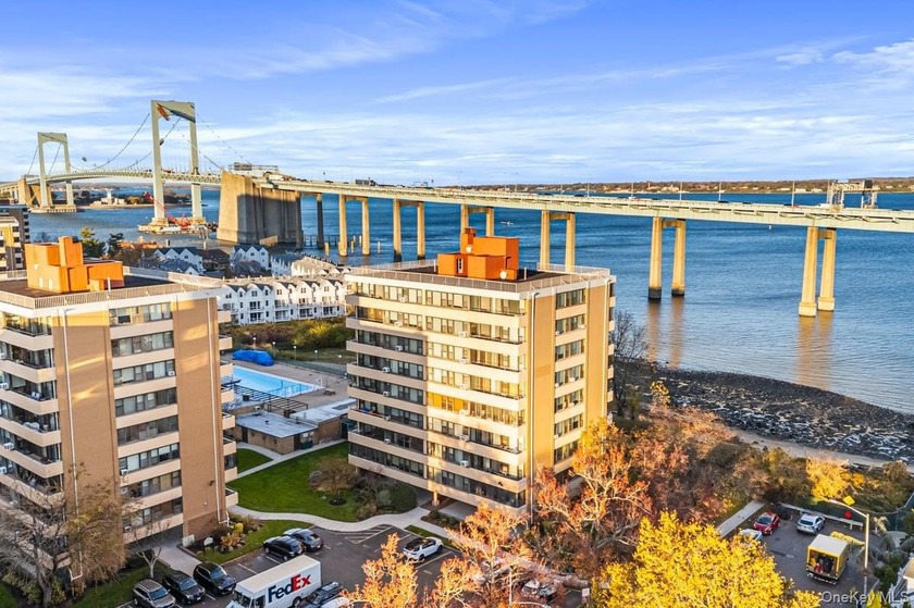 Move right in this 1 bedroom converted to 2 bedroom apartment - Beach Home for sale in Beechhurst, New York on Beachhouse.com