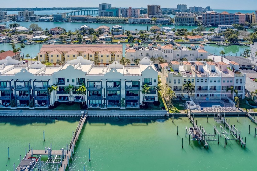 The Gulf of Mexico shore, famous for its dazzling beaches and - Beach Townhome/Townhouse for sale in Clearwater, Florida on Beachhouse.com