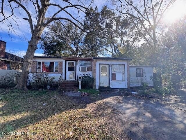 Concrete block 3BR/1.5BA single-family home in Lakeshore! Over - Beach Home for sale in Jacksonville, Florida on Beachhouse.com