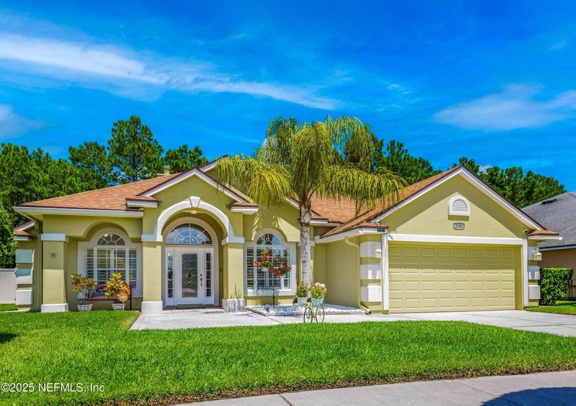 NEW ROOF!! This beautifully upgraded 4-bedroom, 3-bath home with - Beach Home for sale in Jacksonville, Florida on Beachhouse.com