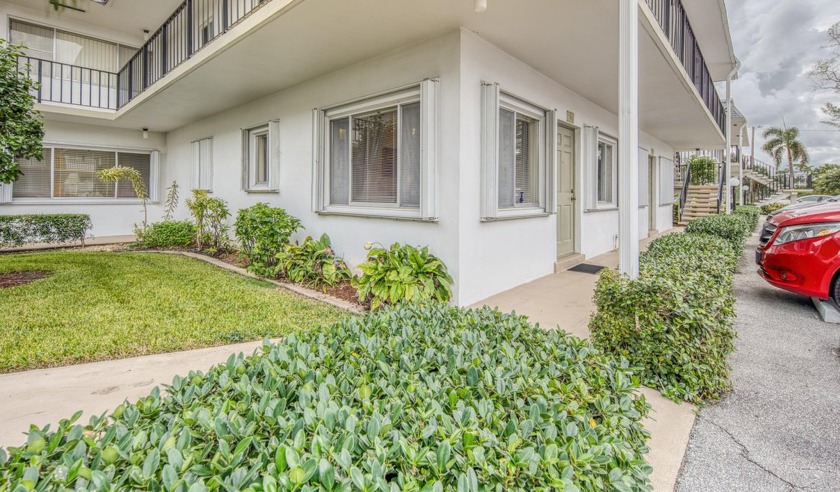 A rarely available 1st floor unit in Murry Hills, a chance for - Beach Condo for sale in Lake Worth Beach, Florida on Beachhouse.com