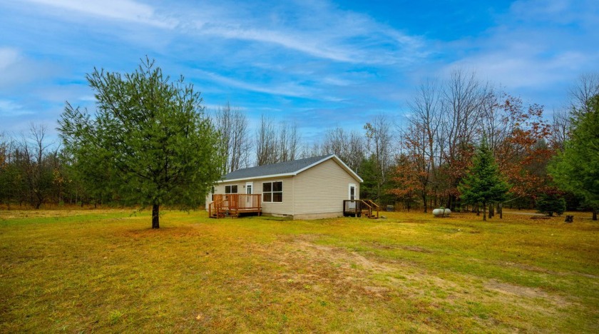 GREAT LOCATION! This recently updated 3-bedroom, 2-bathroom - Beach Home for sale in Cheboygan, Michigan on Beachhouse.com