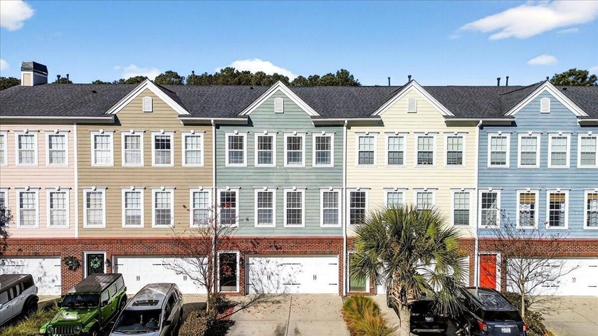 Wonderfully updated 4-bedroom home in the desirable Park West - Beach Townhome/Townhouse for sale in Mount Pleasant, South Carolina on Beachhouse.com