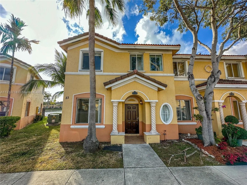 Spacious 3 bedroom 3 bath lake-view corner townhome within Keys - Beach Townhome/Townhouse for sale in Homestead, Florida on Beachhouse.com