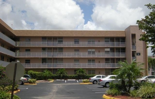 55+ COMMUNITY  IN THE SOUGHT AFTER SUNRISE LAKES PHASE IV, 2/2 - Beach Condo for sale in Sunrise, Florida on Beachhouse.com