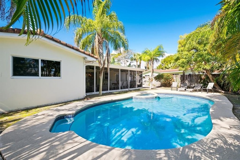 Welcome to 806 SE 9th Ave, nestled in The Cove, just 1.7 miles - Beach Home for sale in Deerfield Beach, Florida on Beachhouse.com